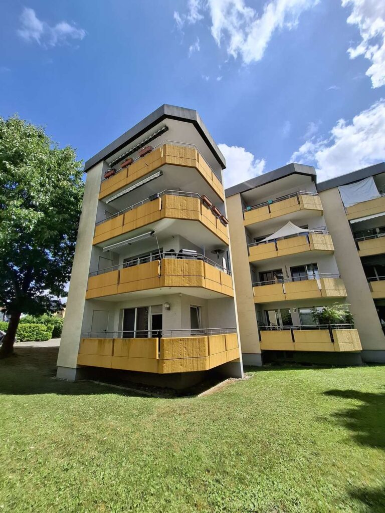 GEPFLEGTE UMGEBUNG, 4 ZIMMER, GROSSER BALKON, STELLPLATZ GEPFLEGTE UMGEBUNG, 4 ZIMMER, GROSSER BALKON, STELLPLATZ