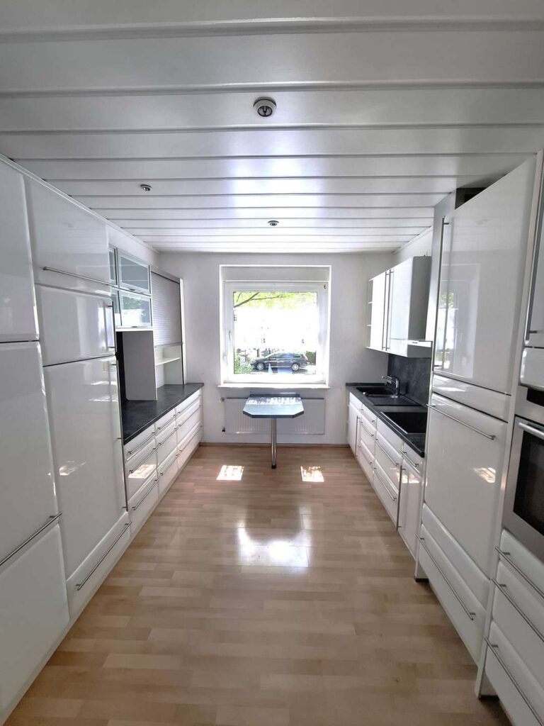 DHH NÄHE PHÖNIXSEE MIT MODERNISIERUNGSANGEBOT