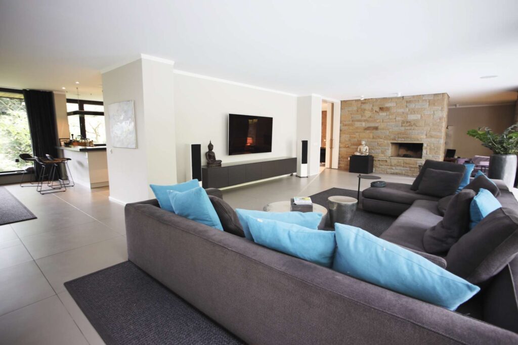 ARCHITEKTUR TRIFFT EXKLUSIVITÄT – LUXURIÖSES ANWESEN IN DO-KIRCHHÖRDE