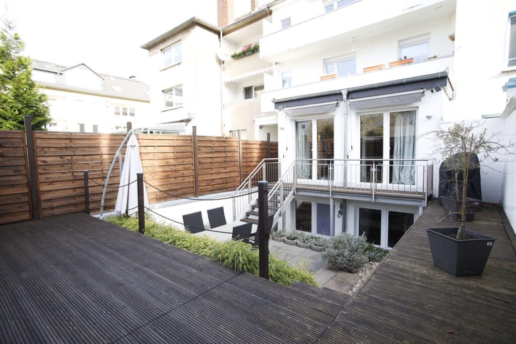 WOHNEN NÄHE WESTFALENPARK MIT TERRASSE UND GARAGE