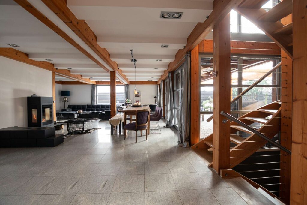 Holz trifft Hightech – das neue Zuhause für Fortgeschrittene
