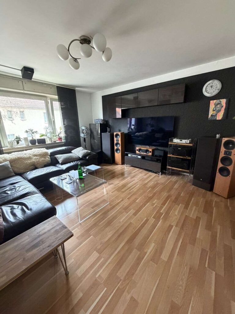 Wohnungspaket – 2 ETW, Balkon & Garten & Garagen – Entwicklungspotenzial Wohnungspaket – 2 ETW, Balkon & Garten & Garagen – Entwicklungspotenzial