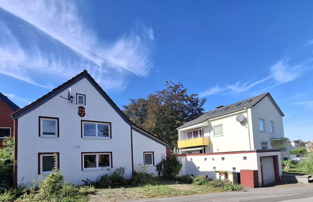 2 Häuser EFH (frei) + MFH (vermietet) auf einem Grundstück